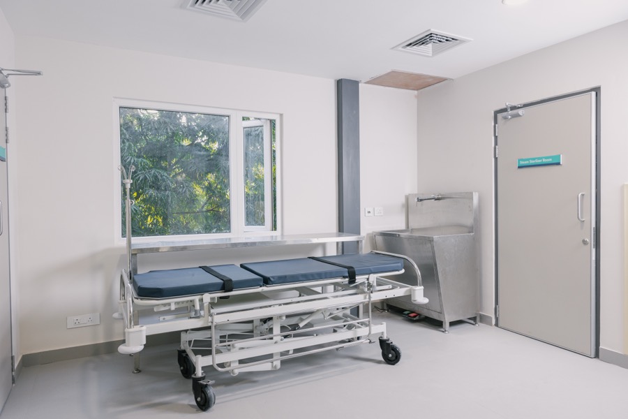 Procedure and preparation room